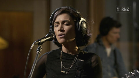 Anna Coddington - Dive (Live)